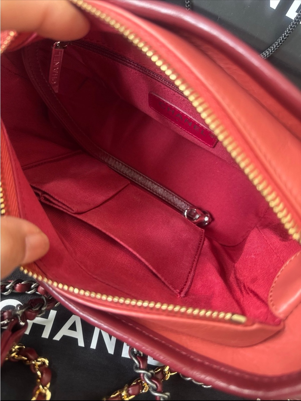 CHANEL Red Quilted Leather Crossbody with CC Charm and Chain Strap - Picture 7 of 13